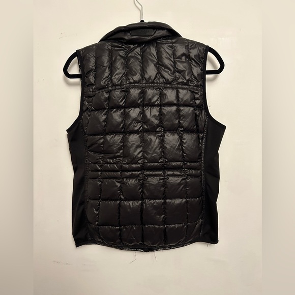 Calvin Klein performance puffer vest - Picture 4 of 4